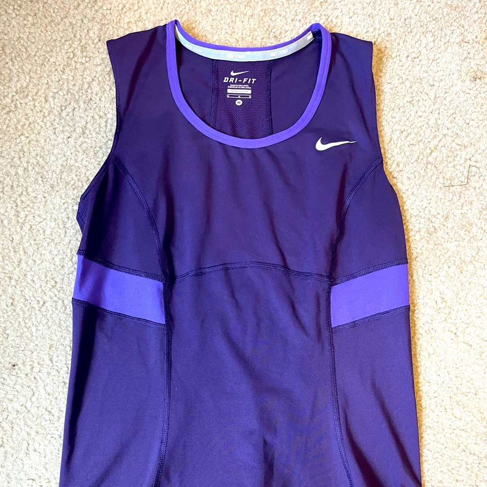 Nike Size M Medium Sleeveless Athletic Top